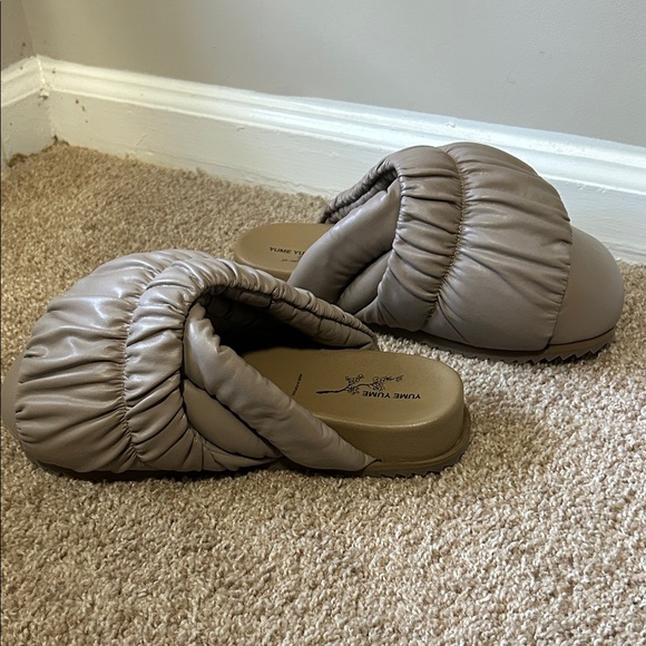 Yume Yume | Women's Taupe Quilted Slip-On Shoes | size 40 - Picture 4 of 16